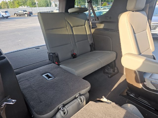 Used 2022 Chevrolet Suburban LT w/ Luxury Package AWD/4WD image 17
