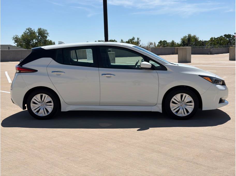Used 2025 Nissan Leaf S FWD image 9