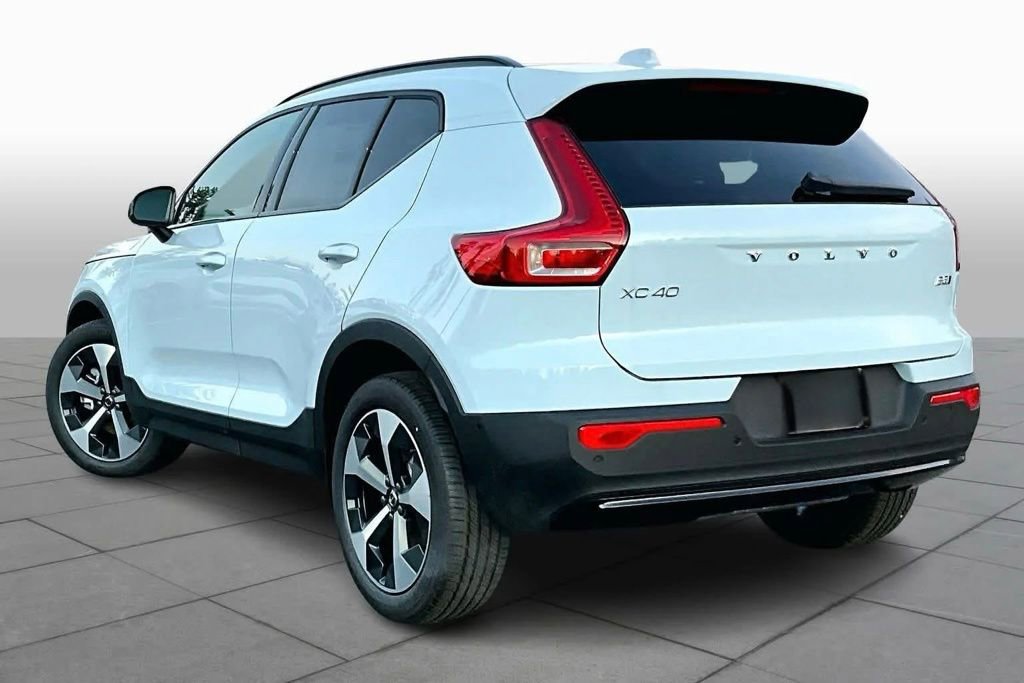 Used 2026 Volvo XC40 B5 Plus w/ Protection Package Premier AWD/4WD image 4