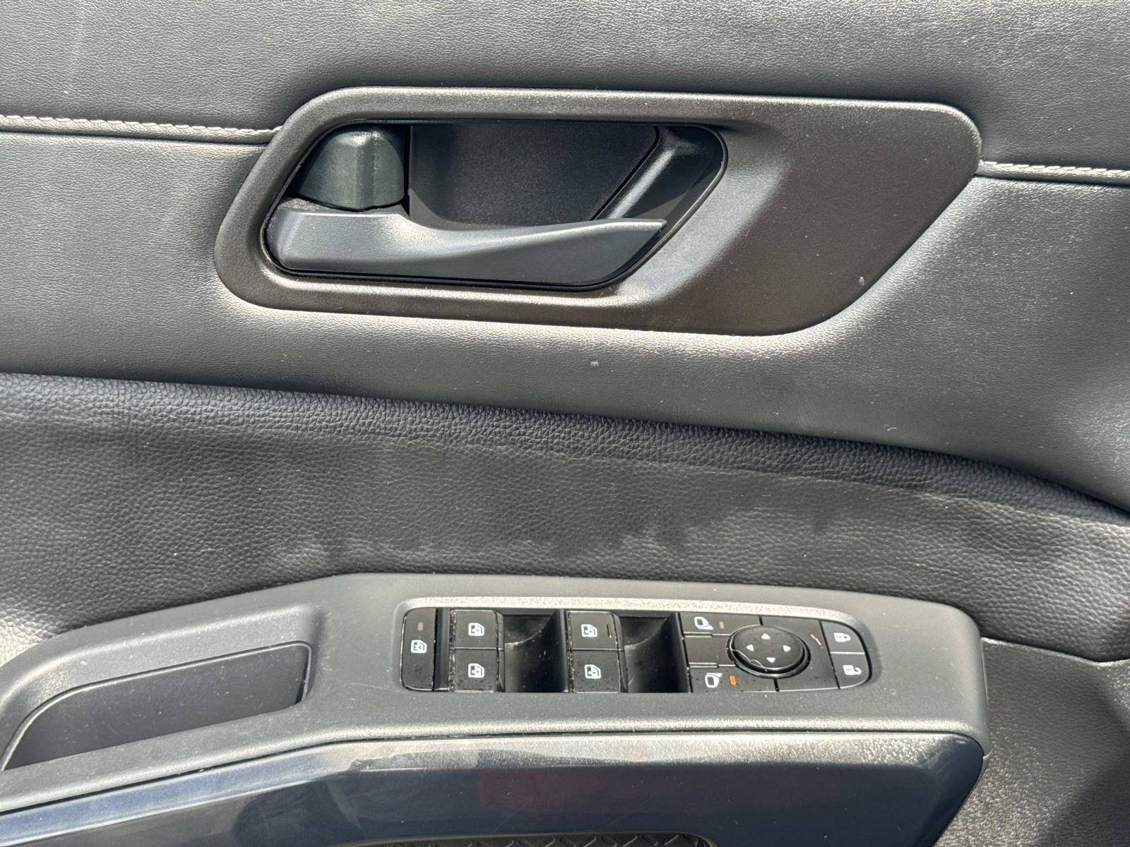 Used 2024 Nissan Pathfinder SV FWD image 20