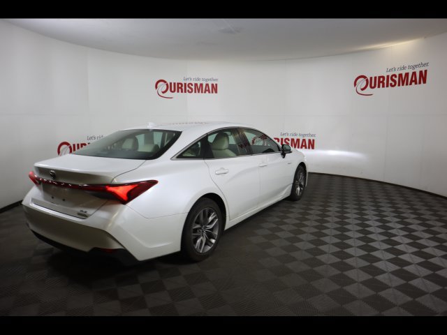 Used 2020 Toyota Avalon XLE w/ Moonroof Package FWD image 23