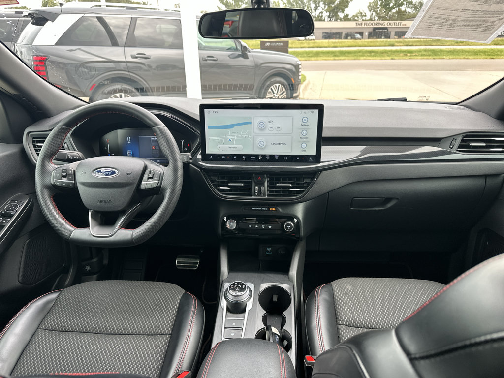 Used 2023 Ford Escape ST-Line w/ Tech Pack #1 AWD/4WD image 3