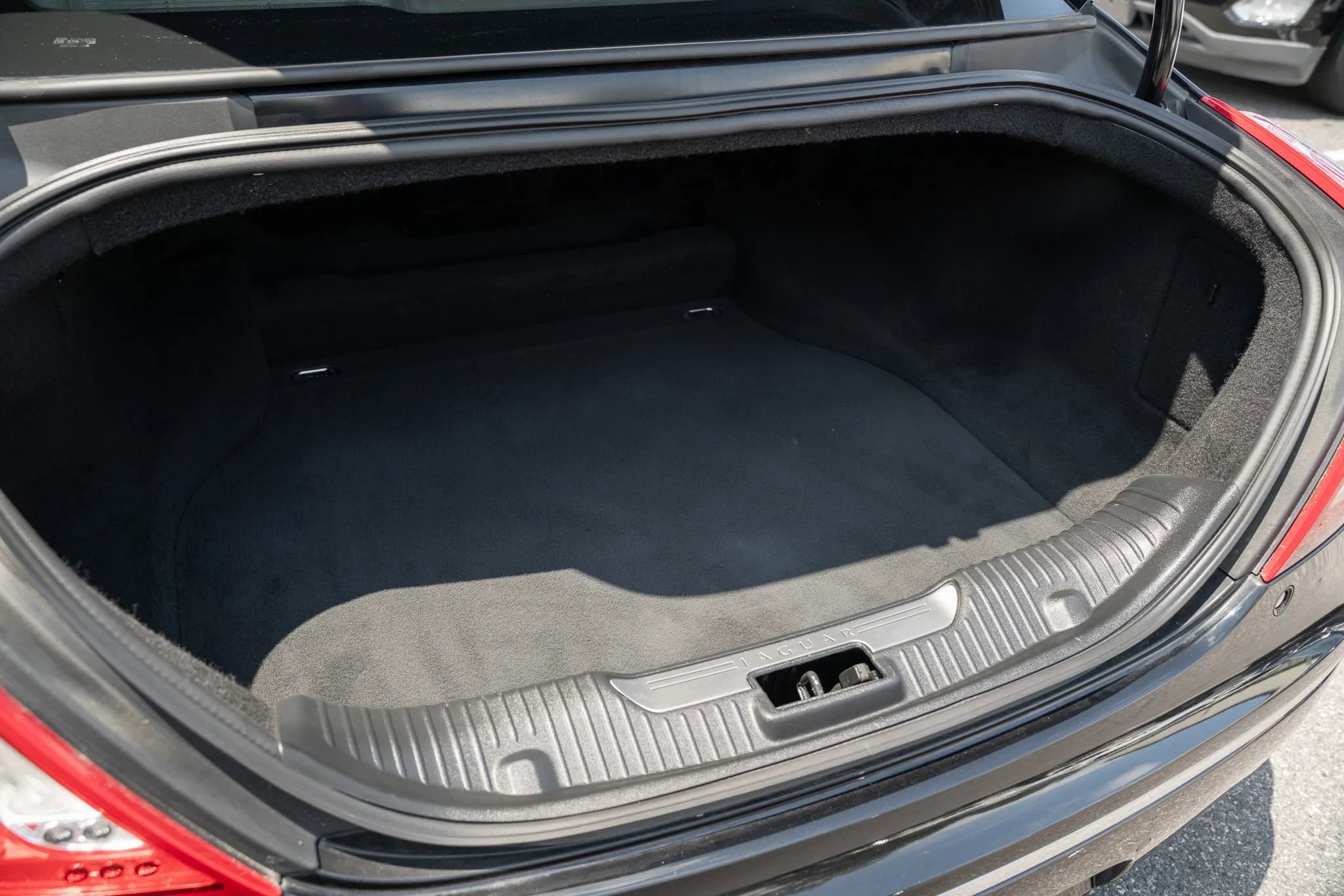 Used 2013 Jaguar XJ AWD image 10