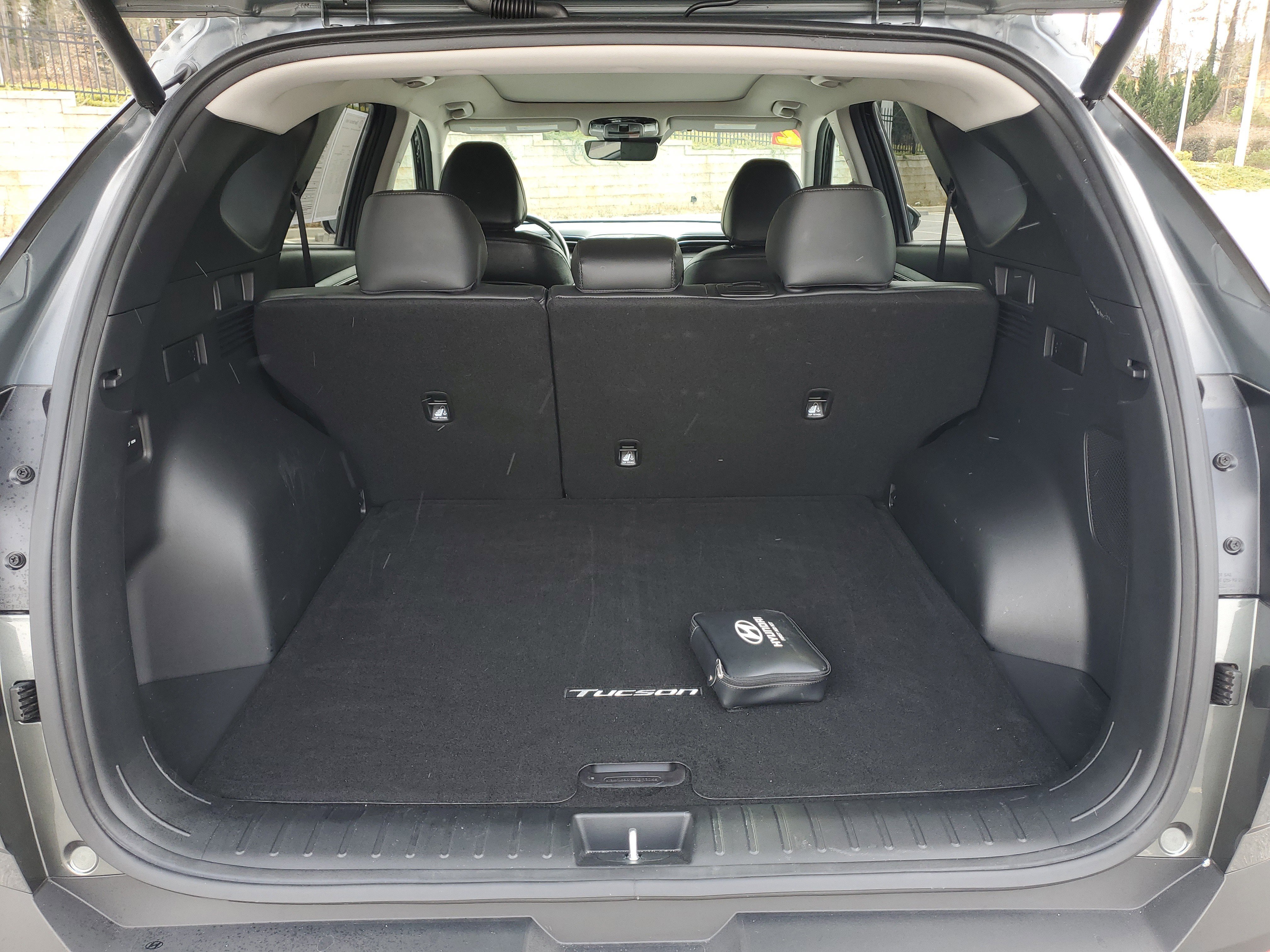 Used 2022 Hyundai Tucson Limited w/ Cargo Package image 9