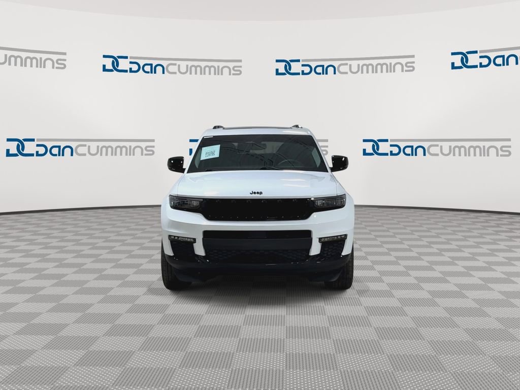 Used 2023 Jeep Grand Cherokee L Limited w/ Black Appearance Package image 3