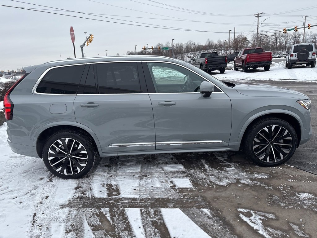 Certified 2025 Volvo XC90 B6 Plus image 4