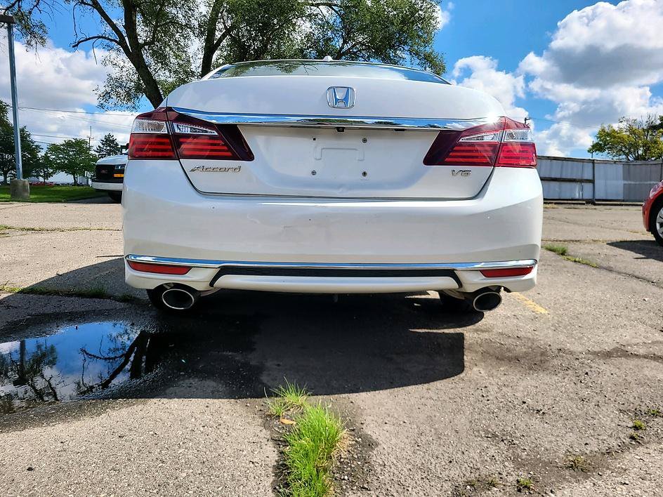 Used 2017 Honda Accord EX-L image 13