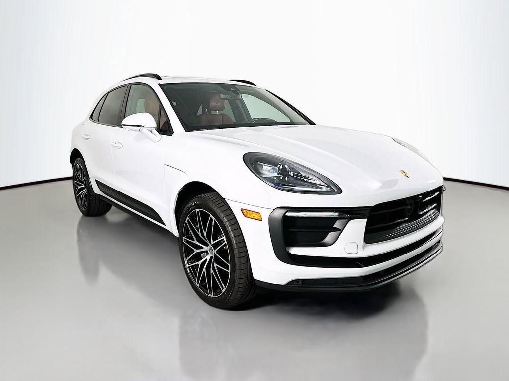 Certified 2026 Porsche Macan AWD/4WD image 7
