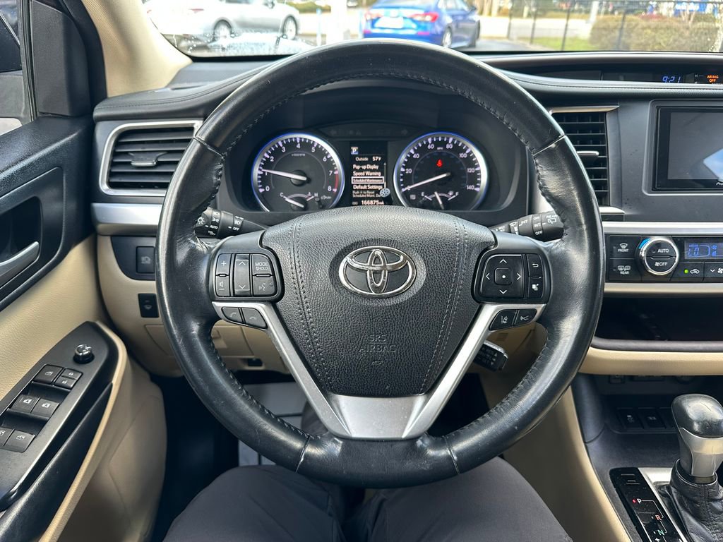 Used 2018 Toyota Highlander XLE image 59