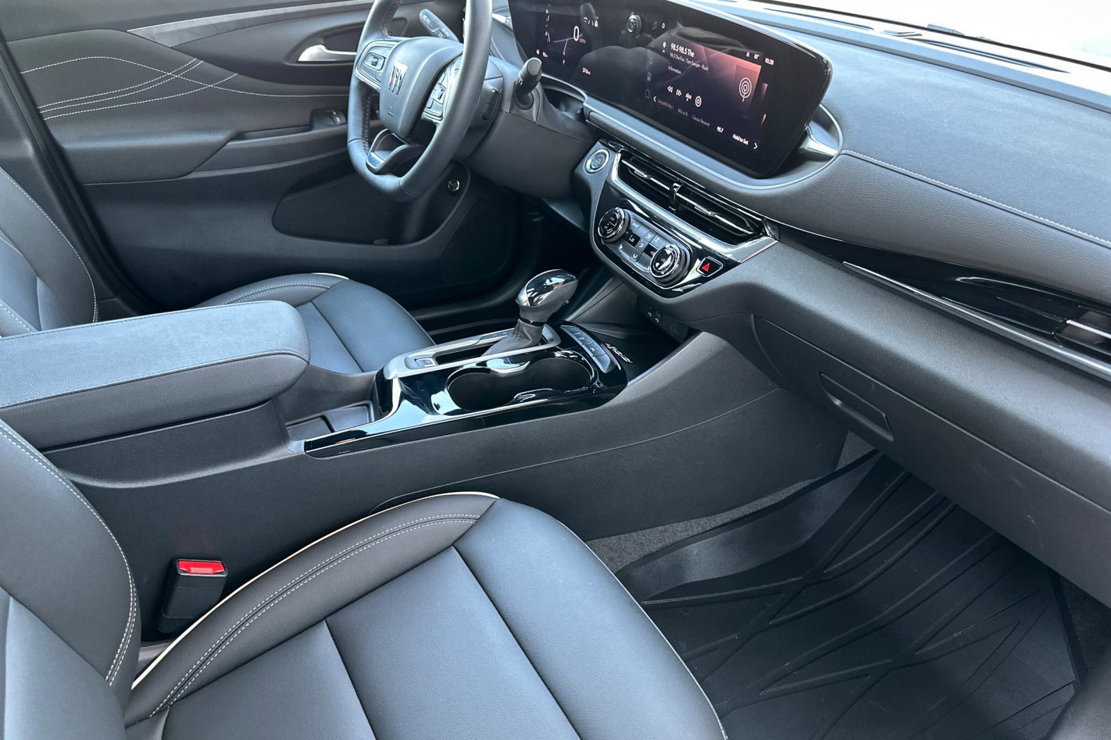 Certified 2026 Buick Envista Sport Touring w/ Studio Series FWD image 17