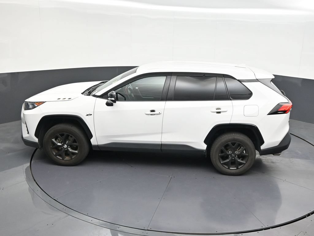 Used 2022 Toyota RAV4 LE FWD image 16