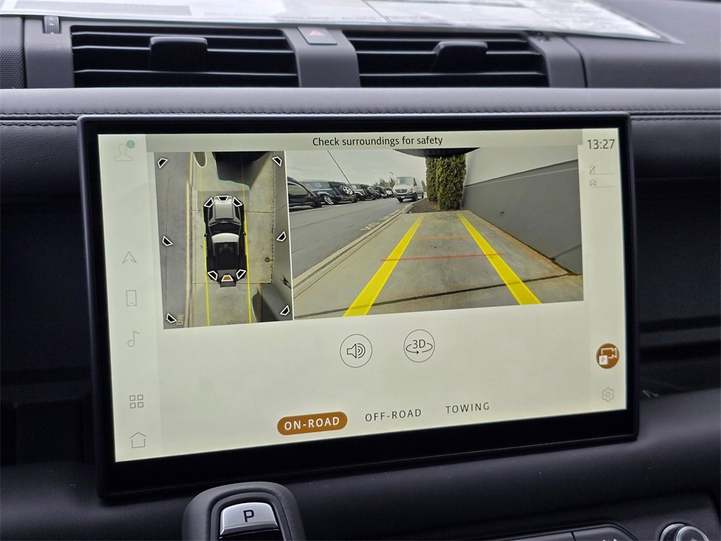 New 2025 Land Rover Defender 90 X-Dynamic SE image 12