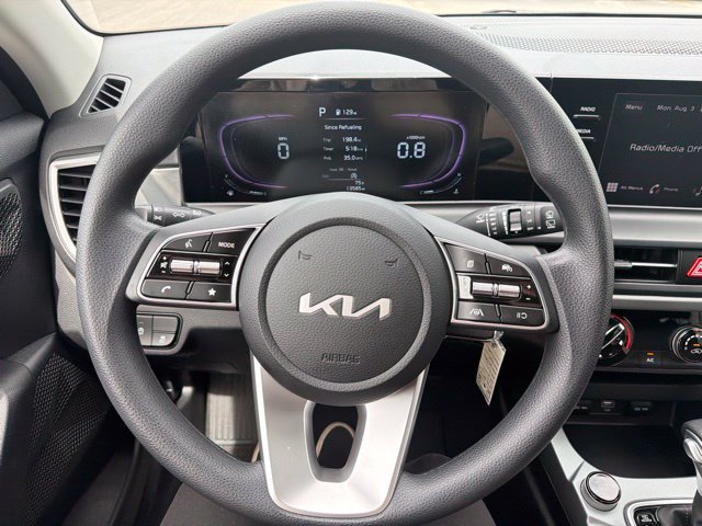 Used 2025 Kia Seltos LX AWD/4WD image 11