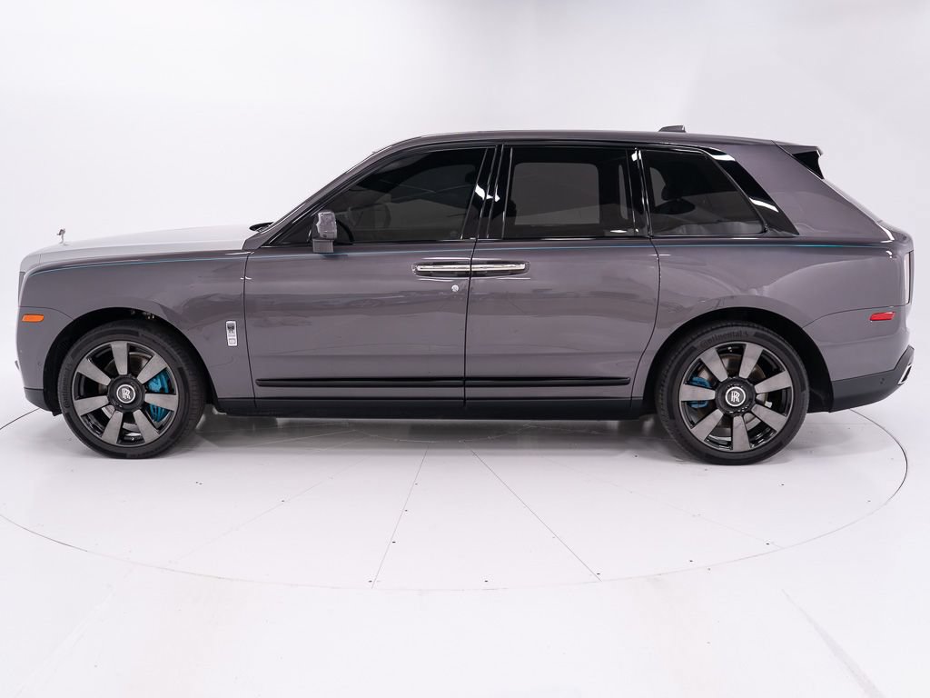 Used 2024 Rolls-Royce Cullinan w/ Cullinan Package AWD/4WD image 2