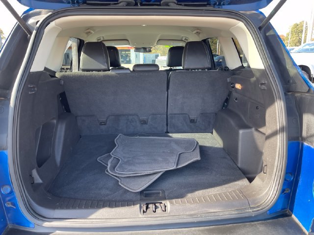 Used 2017 Ford Escape SE w/ SE Sport Appearance Package FWD image 25