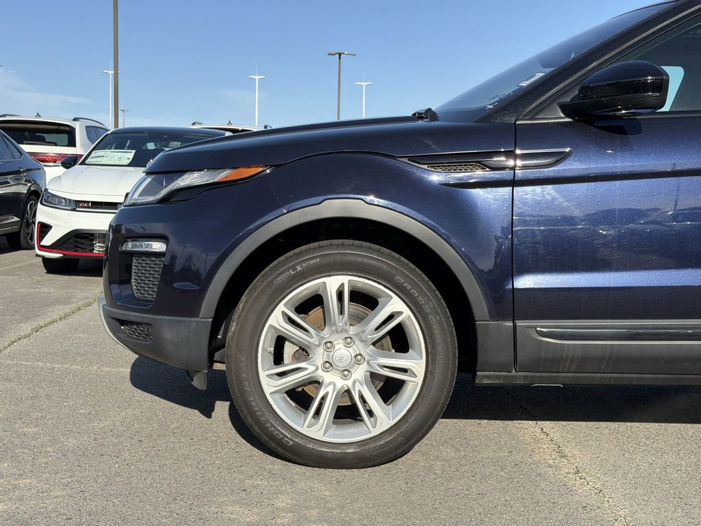 Used 2018 Land Rover Range Rover Evoque SE Premium AWD/4WD image 9