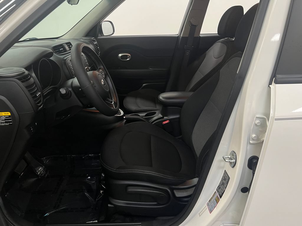 Used 2018 Kia Soul + FWD image 10
