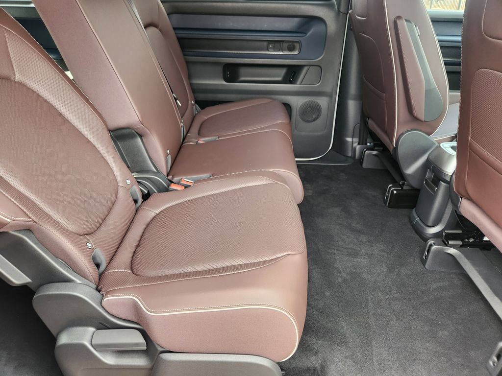 New 2025 Volkswagen ID. Buzz Pro S RWD image 18