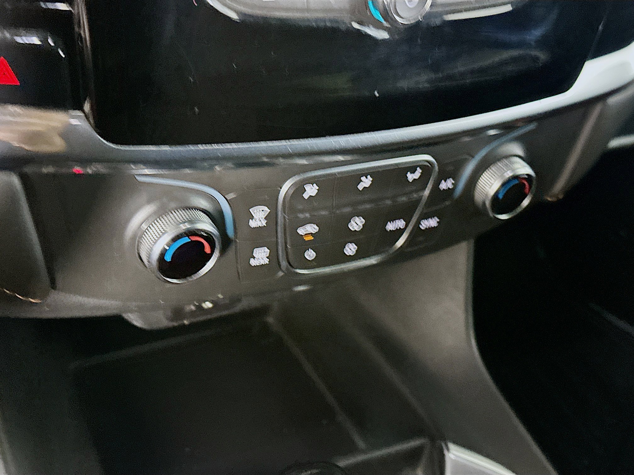 Used 2020 Chevrolet Traverse LS image 22