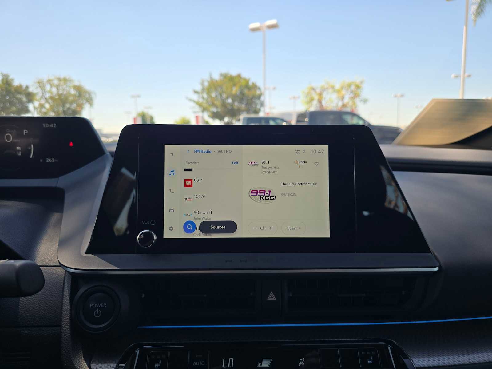 Used 2025 Toyota Prius XLE FWD image 27