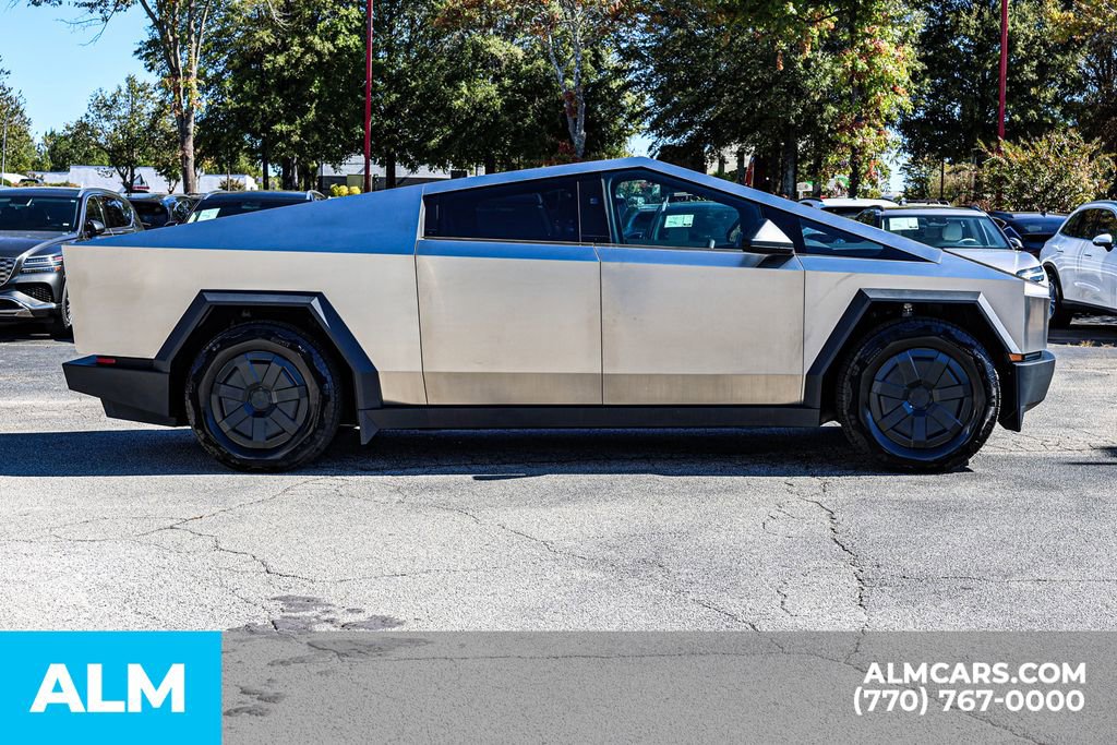 Used 2024 Tesla Cybertruck AWD Crew Cab image 9