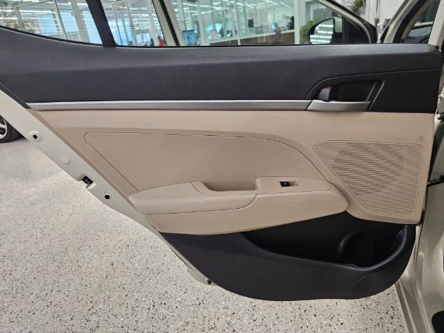Used 2017 Hyundai Elantra SE w/ Cargo Package image 25