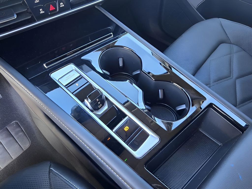 Used 2025 Volkswagen Atlas SE image 19