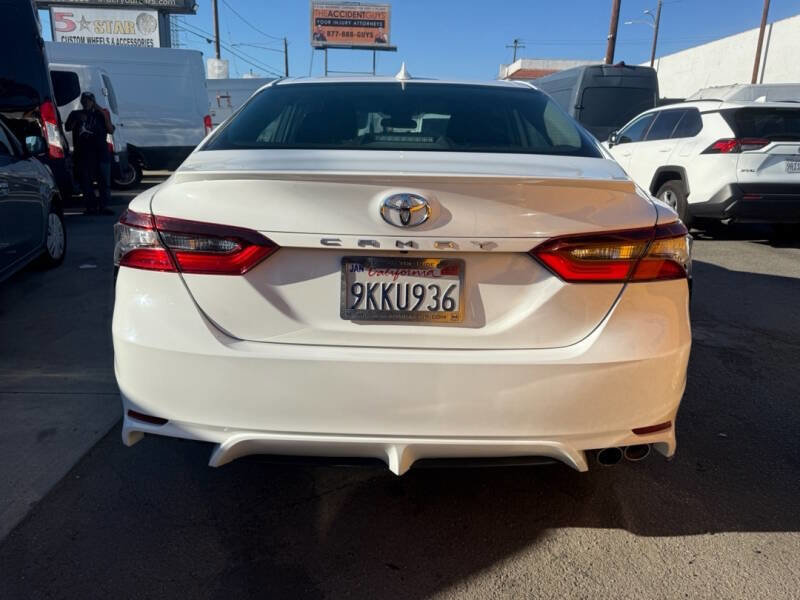 Used 2024 Toyota Camry SE image 5