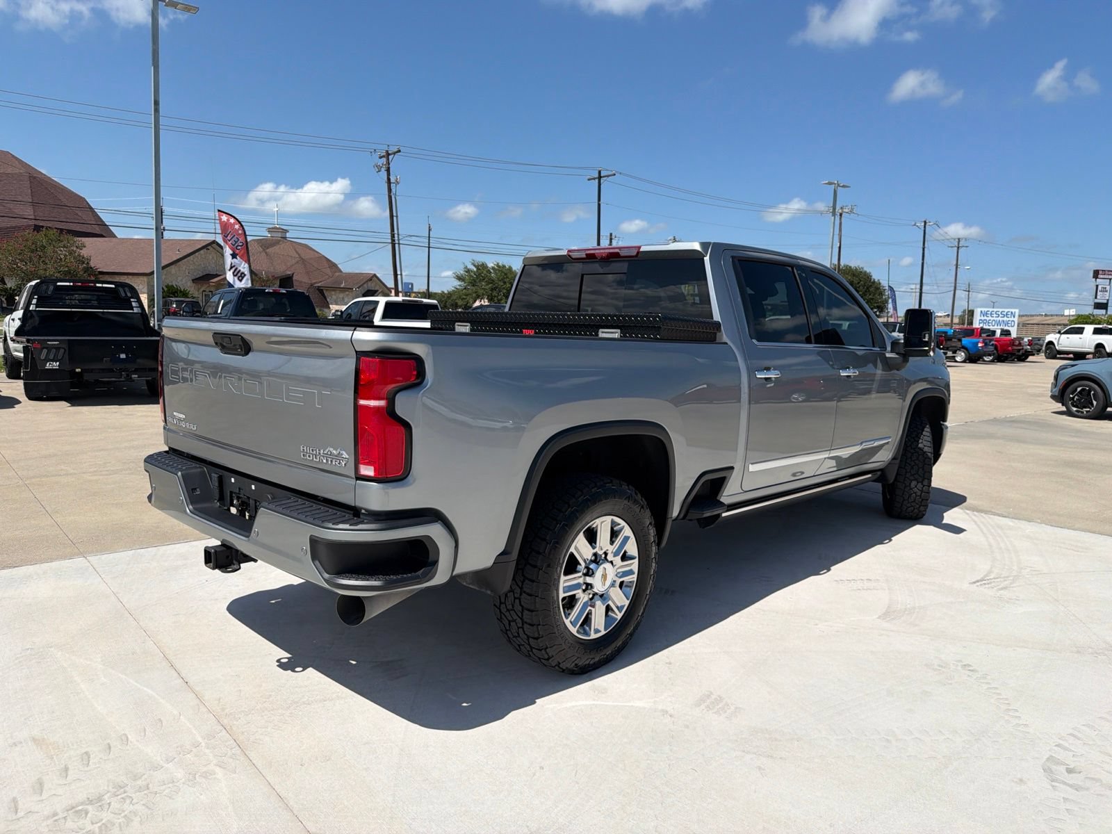 Used 2026 Chevrolet Silverado 2500 High Country w/ High Country Premium Package AWD/4WD image 8