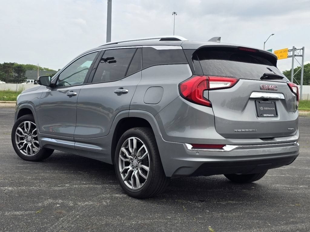 Used 2024 GMC Terrain Denali w/ Denali Premium Package AWD/4WD image 17