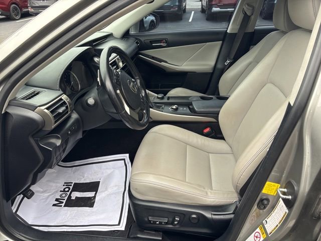 Used 2016 Lexus IS 300 AWD w/ Premium Package image 11