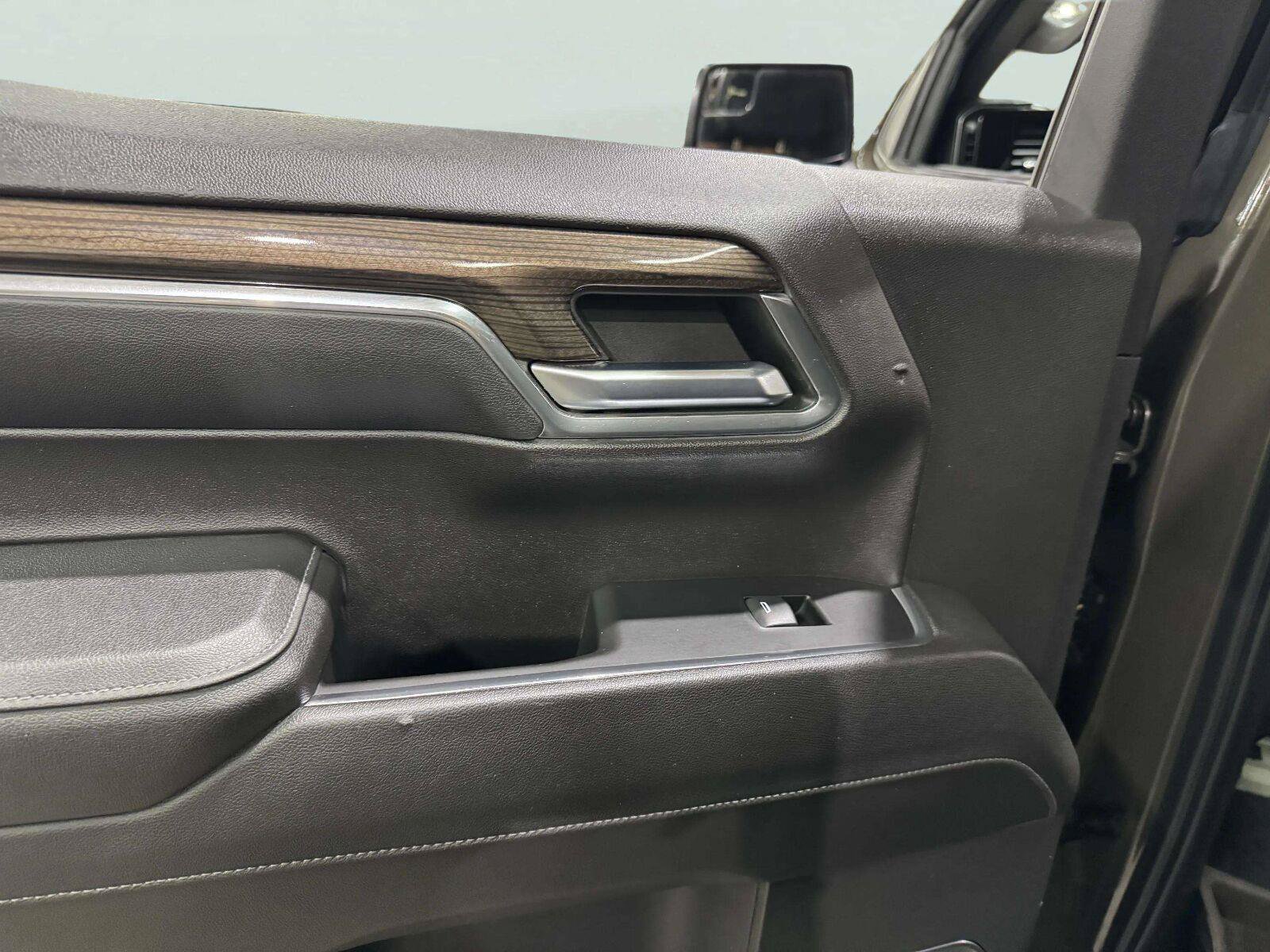 Used 2023 Chevrolet Silverado 1500 LT AWD/4WD image 31