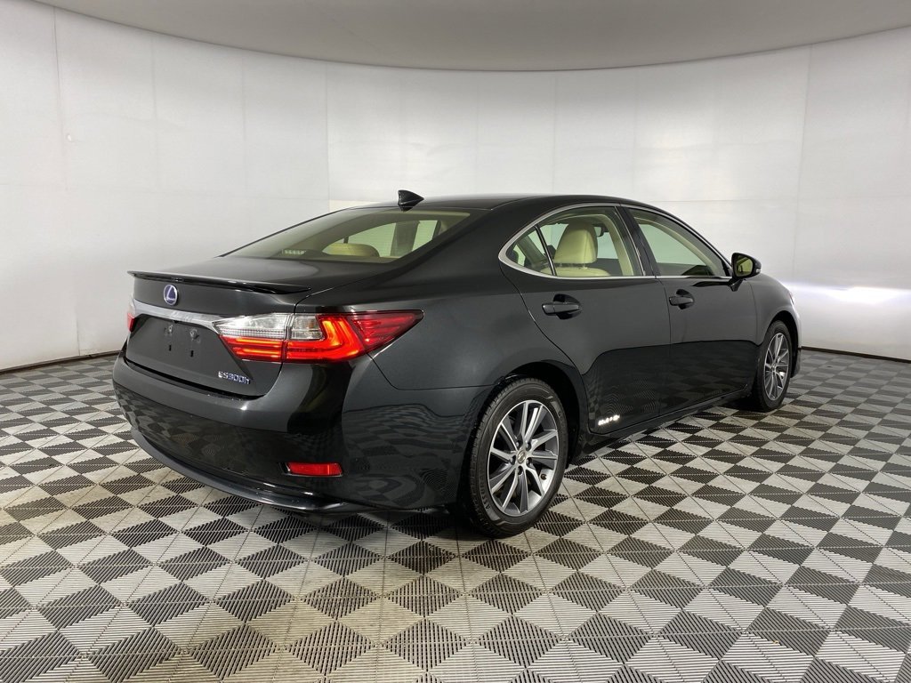 Used 2018 Lexus ES 300h image 23