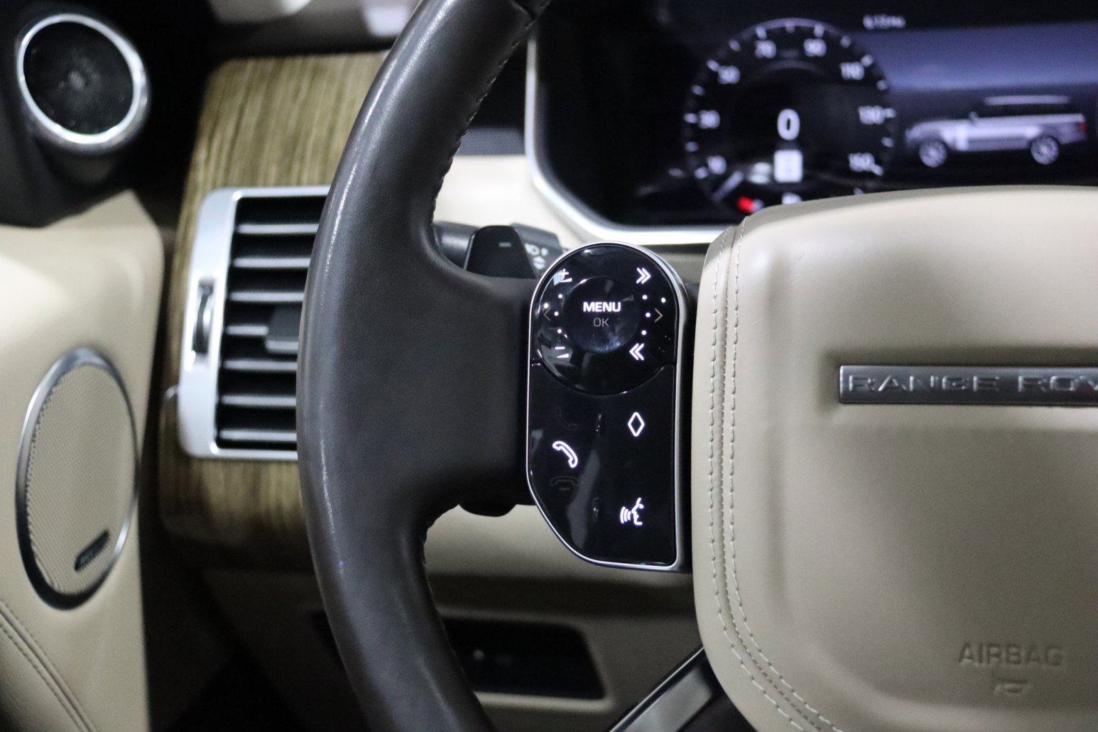 Used 2019 Land Rover Range Rover HSE image 58