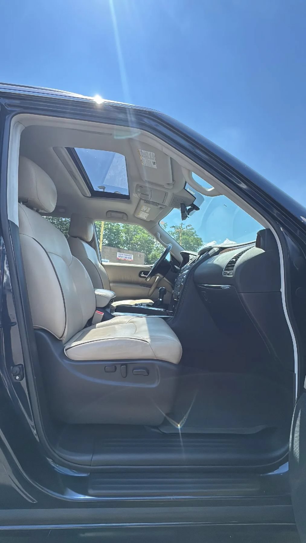 Used 2019 Nissan Armada Platinum w/ Interior Lighting Package AWD/4WD image 29