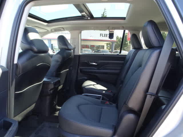Used 2025 Toyota Grand Highlander FWD image 21