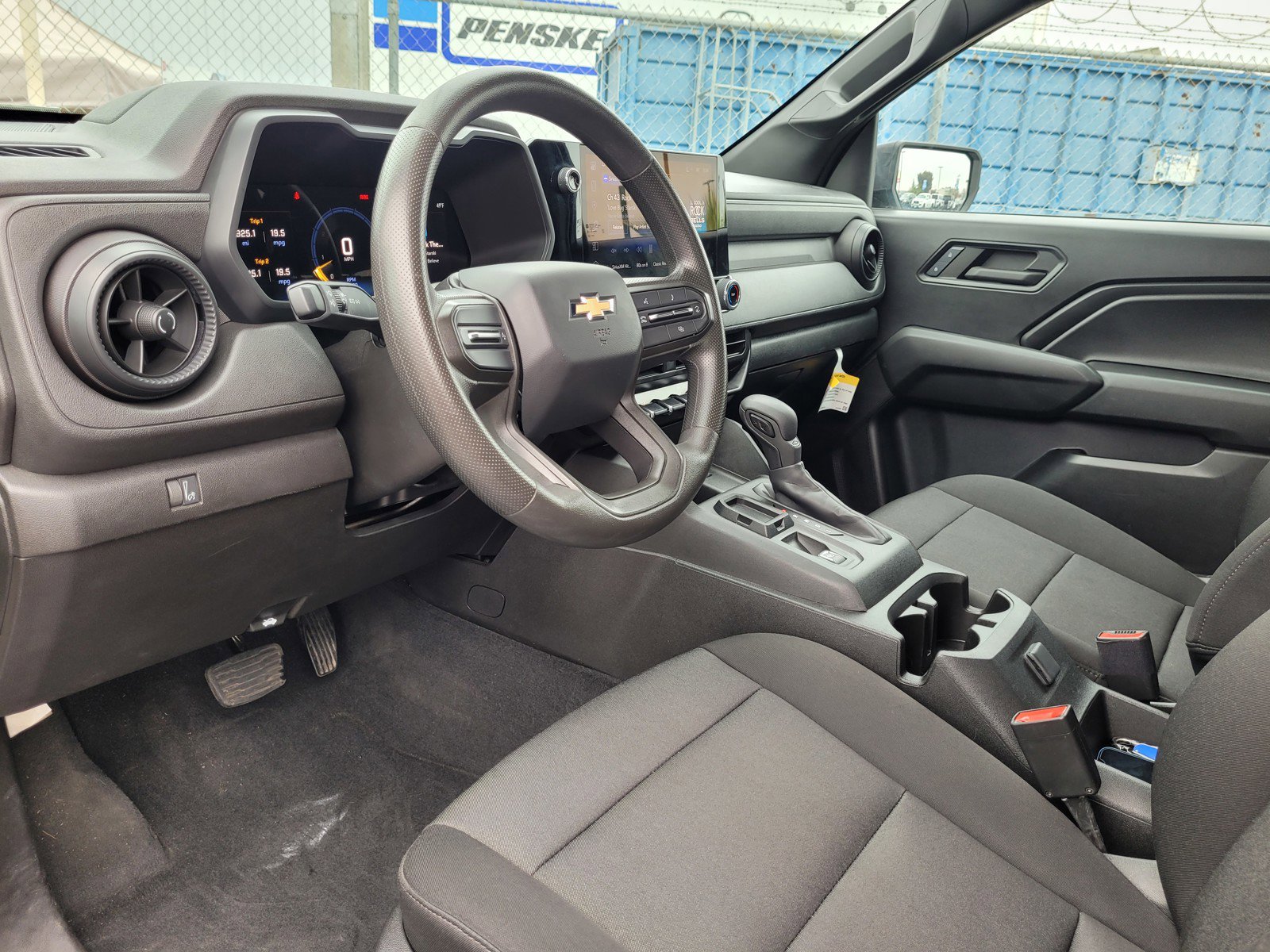 Used 2024 Chevrolet Colorado W/T image 9