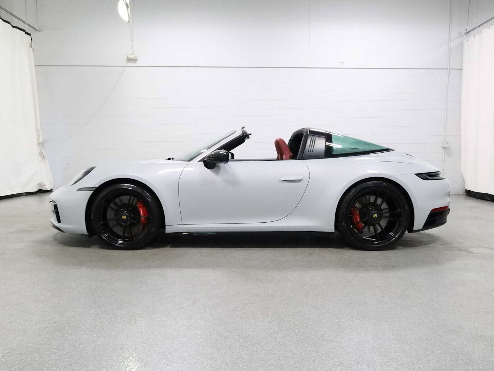 Certified 2024 Porsche 911 Targa 4 GTS AWD/4WD image 2