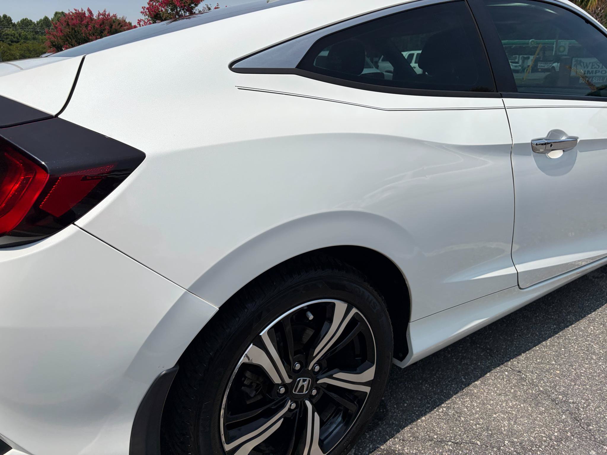 Used 2017 Honda Civic Touring image 16