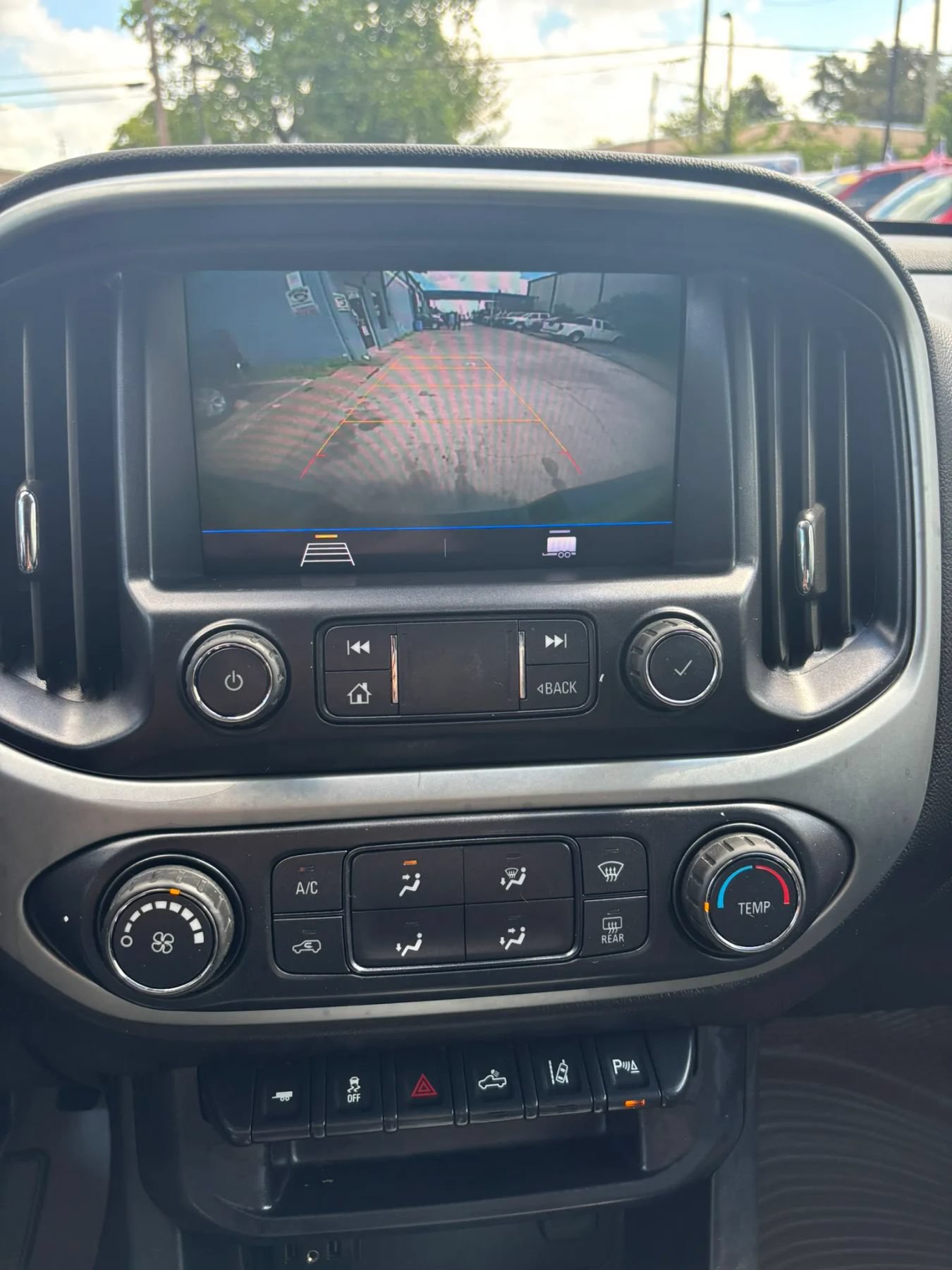 Used 2021 Chevrolet Colorado LT w/ Safety Package RWD image 13