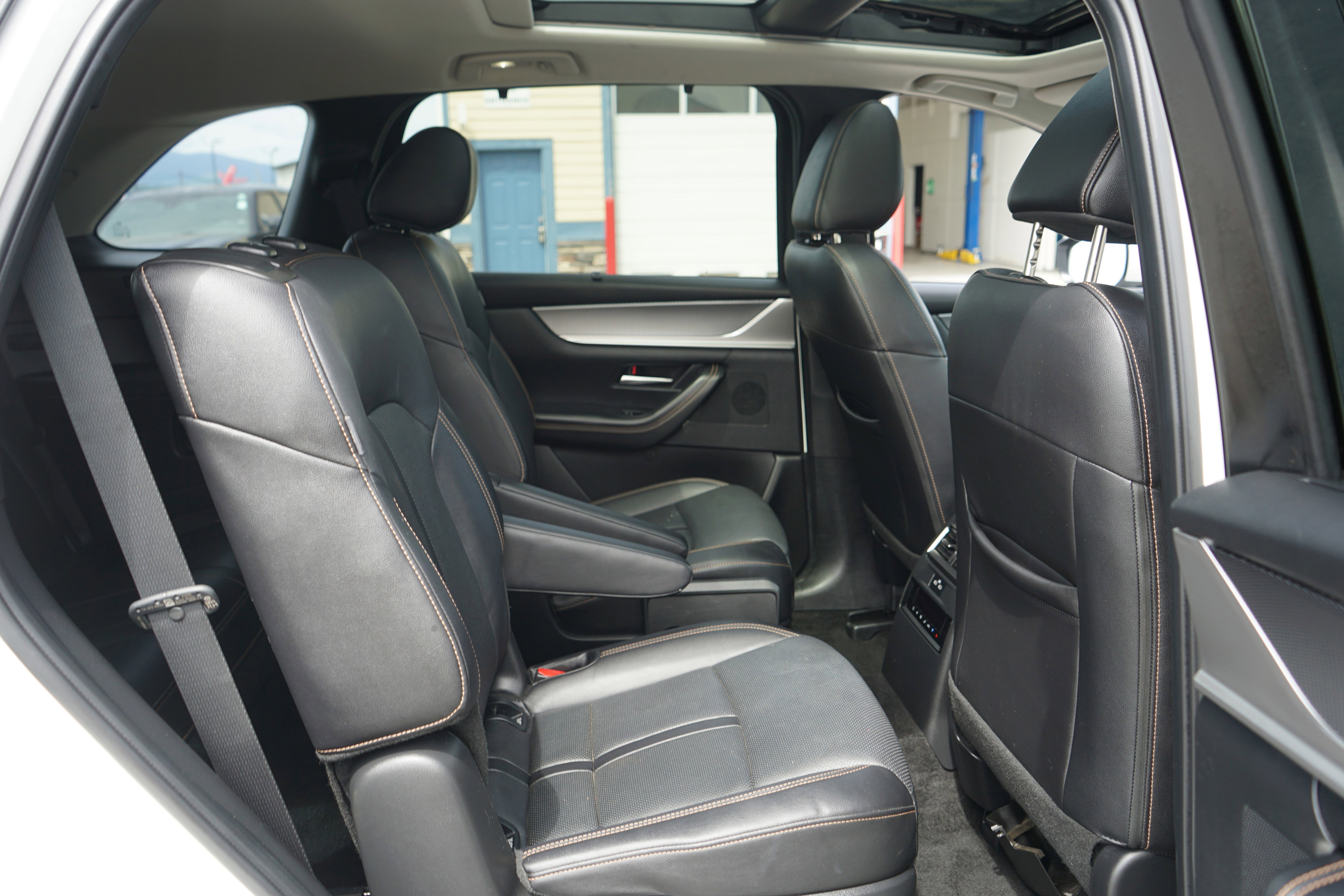 Used 2024 MAZDA CX-90 3.3 Turbo w/ Premium Package AWD/4WD image 32