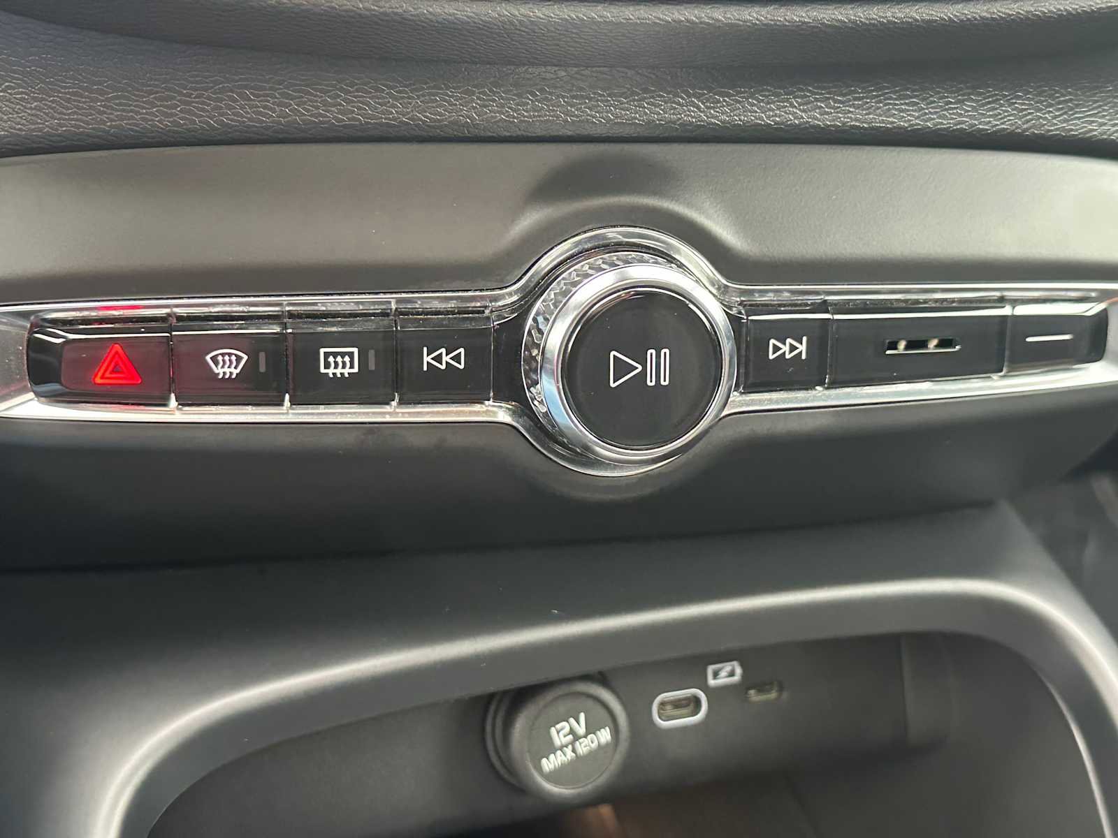 Certified 2023 Volvo C40 P8 Recharge Ultimate image 29