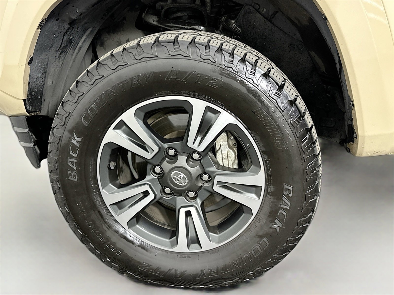 Used 2018 Toyota Tacoma TRD Sport w/ Technology Package image 29