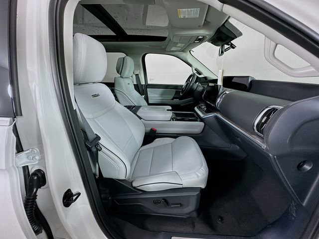 New 2026 Ford Expedition Platinum image 35