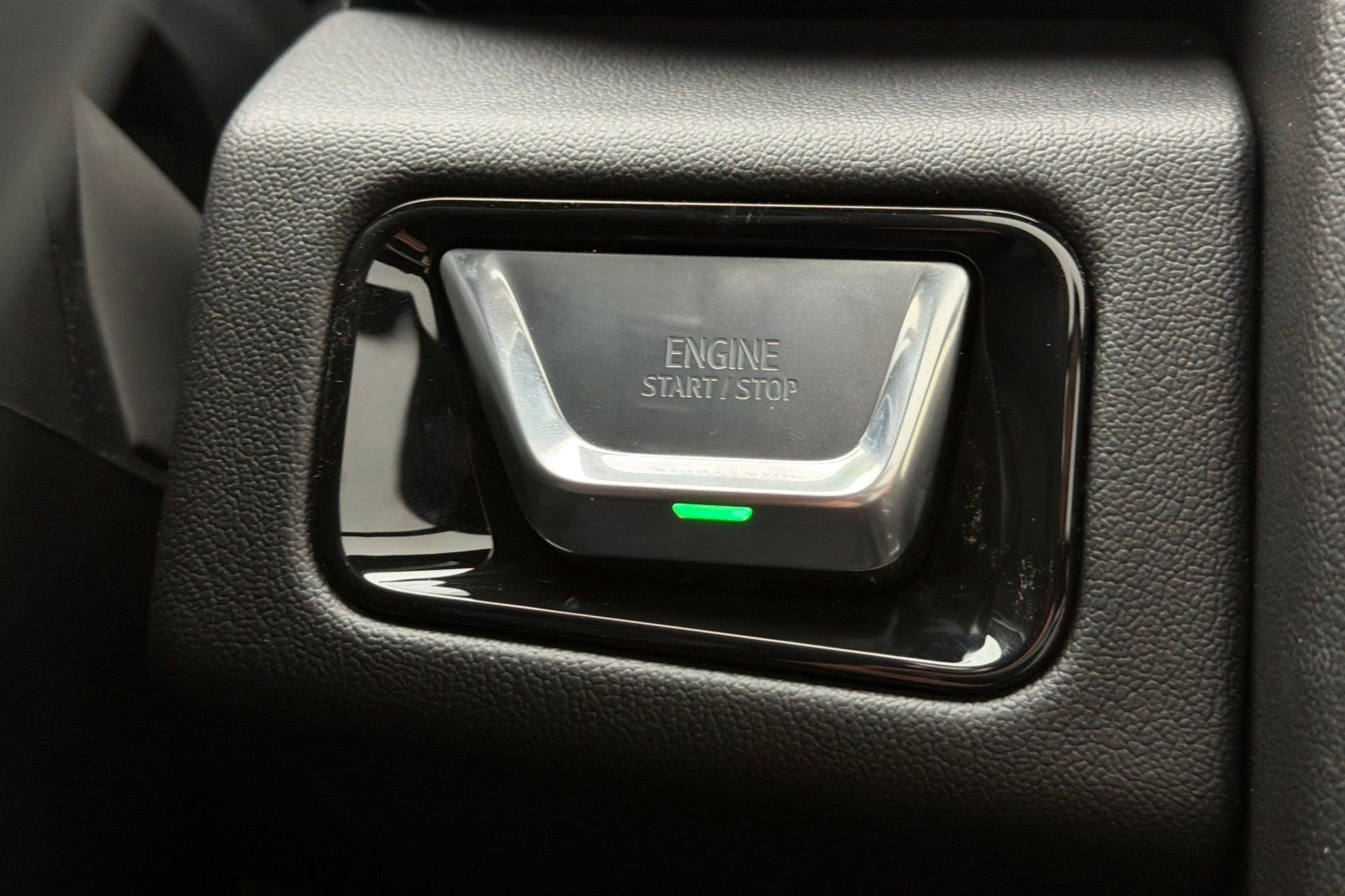 New 2026 GMC Yukon XL Denali w/ Sun & Power Step Package image 27