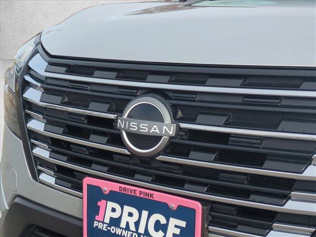 Used 2024 Nissan Rogue SV image 30