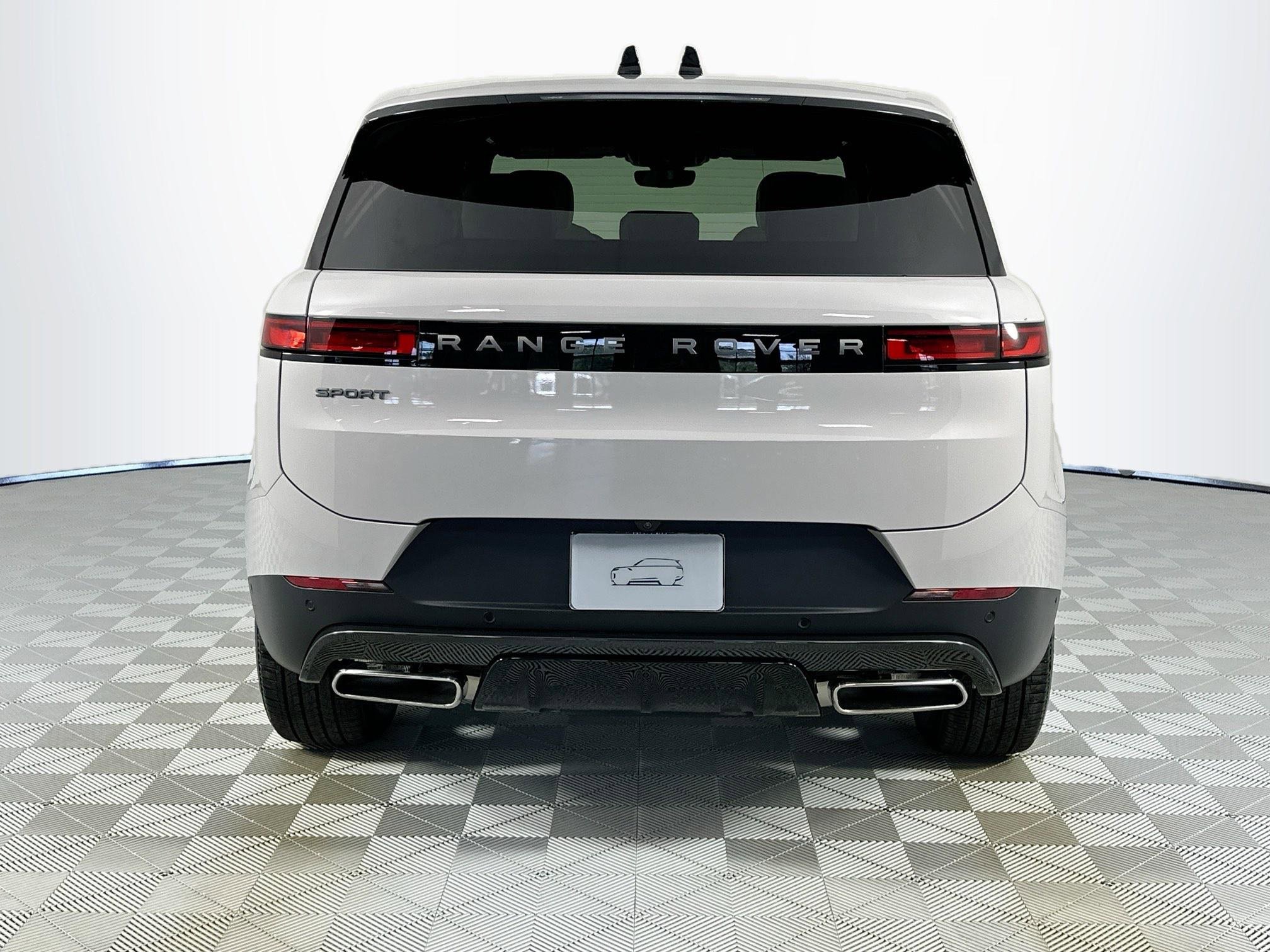 Used 2025 Land Rover Range Rover Sport image 6