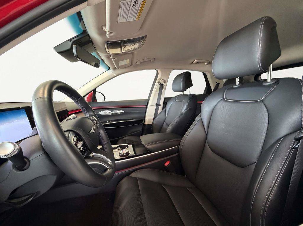 Used 2026 Genesis GV70 2.5T AWD/4WD image 3