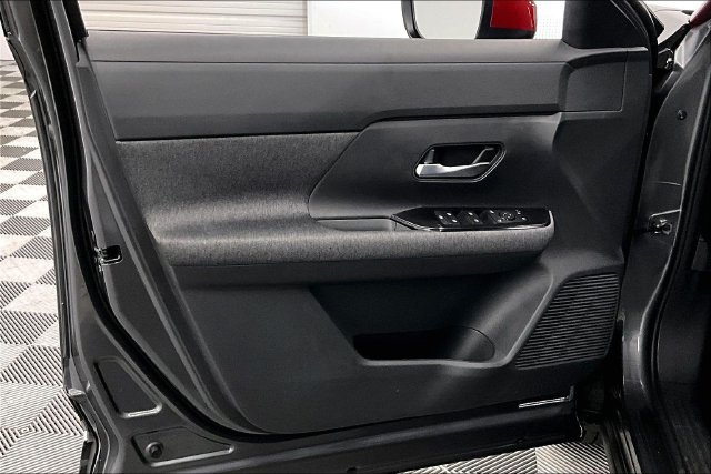 New 2026 Nissan Kicks SV w/ Cold Weather Package FWD image 31