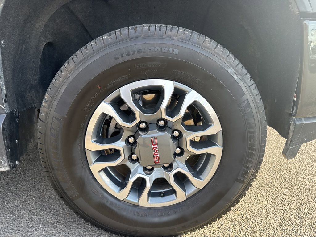 Used 2022 GMC Sierra 2500 AT4 image 17